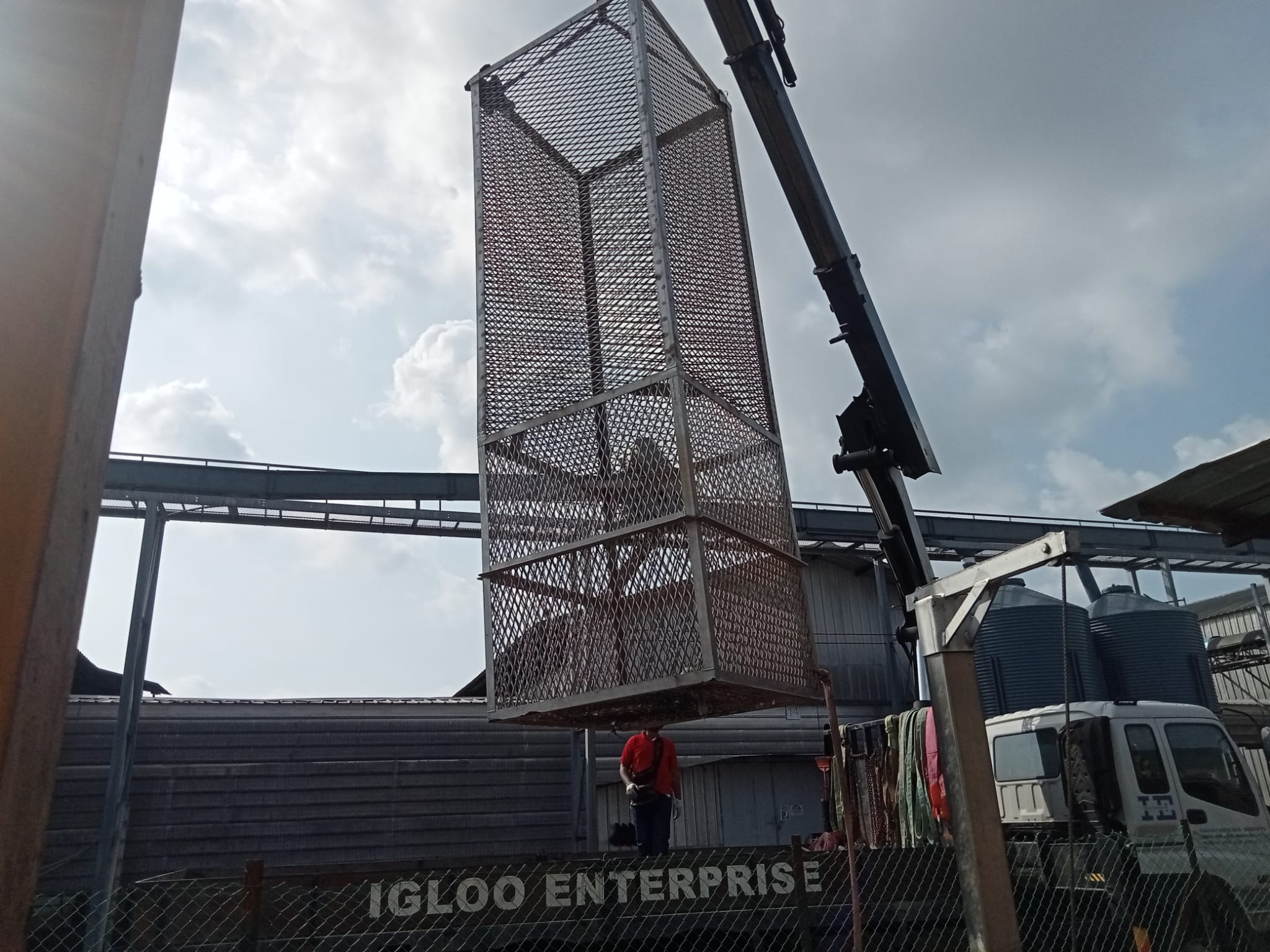 Igloo Lorry Crane 3