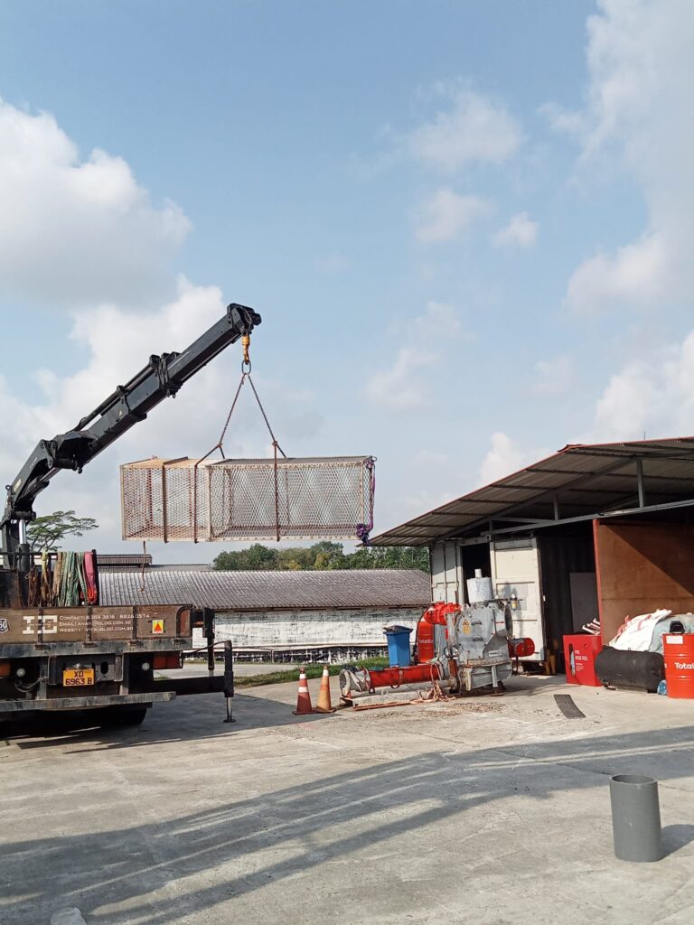 Igloo Lorry Crane 4
